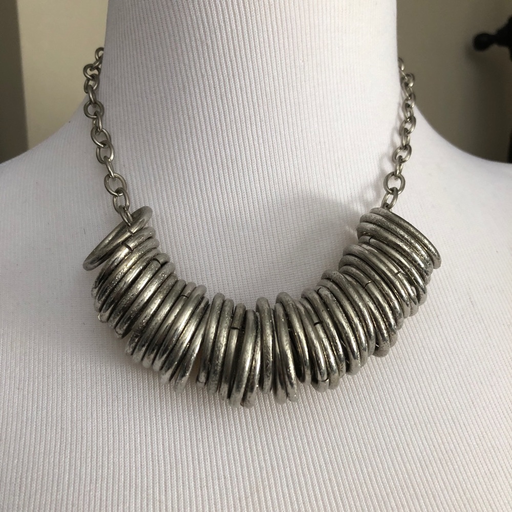 ⬇️ Silver Tone Circle Slide Chain Necklace